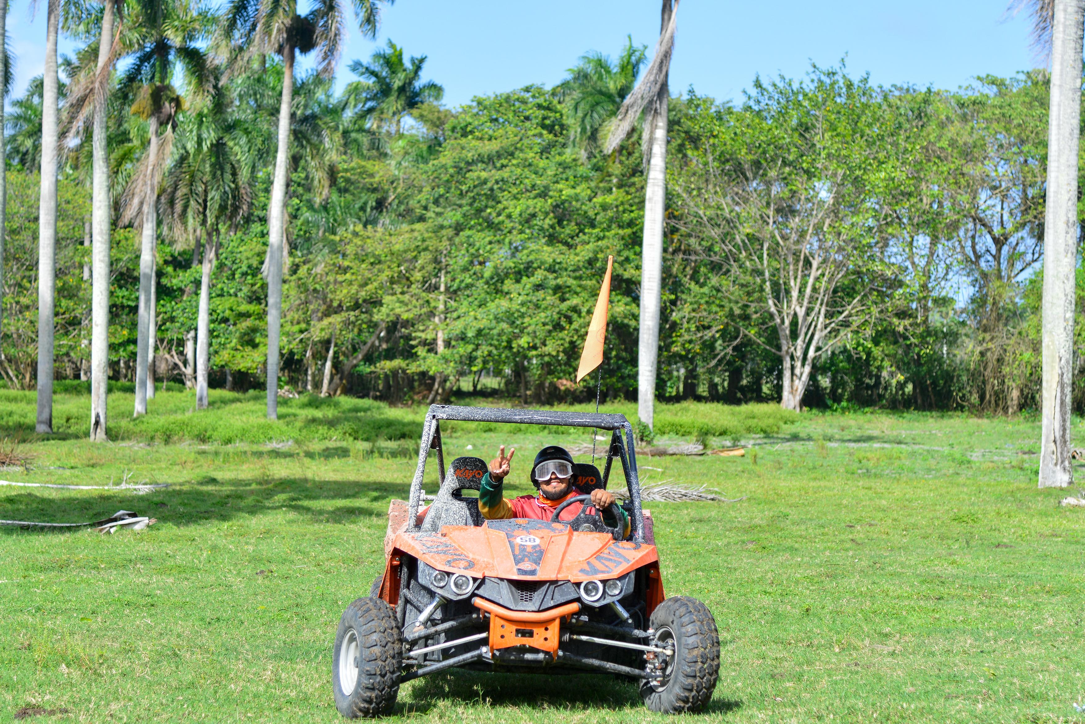 Momento real del recorrido en buggy y ATV por Puerto Plata
