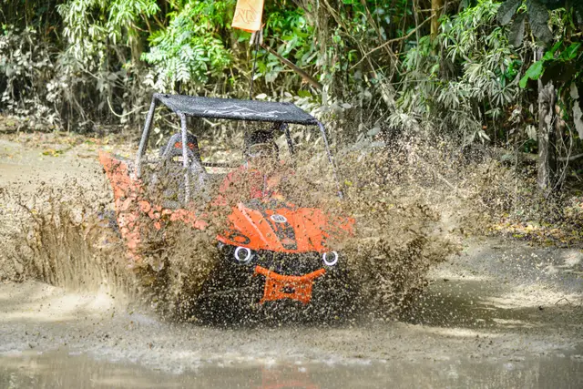 Momento real del recorrido en buggy y ATV por Puerto Plata